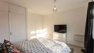 Apartemen | 2 kamar tidur, meja kerja, Wi-Fi gratis, dan seprai linen