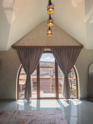 Family Room | Hypo-allergenic bedding, pillowtop beds, minibar, soundproofing - Caribian Hotel Yerevan (Yerevan)