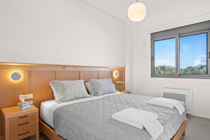 4 slaapkamers, een strijkplank/strijkijzer, reisbedje, wifi