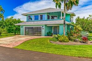 Exterior - Designer oasis with waterfall & sunset views, hot tub, kayak, surfboard & bikes (Princeville)