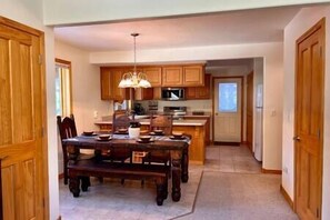 Dining - Grand View Haven Sleeps 8 (Ouray)