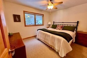 3 bedrooms, iron/ironing board, WiFi, bed sheets - Grand View Haven Sleeps 8 (Ouray)