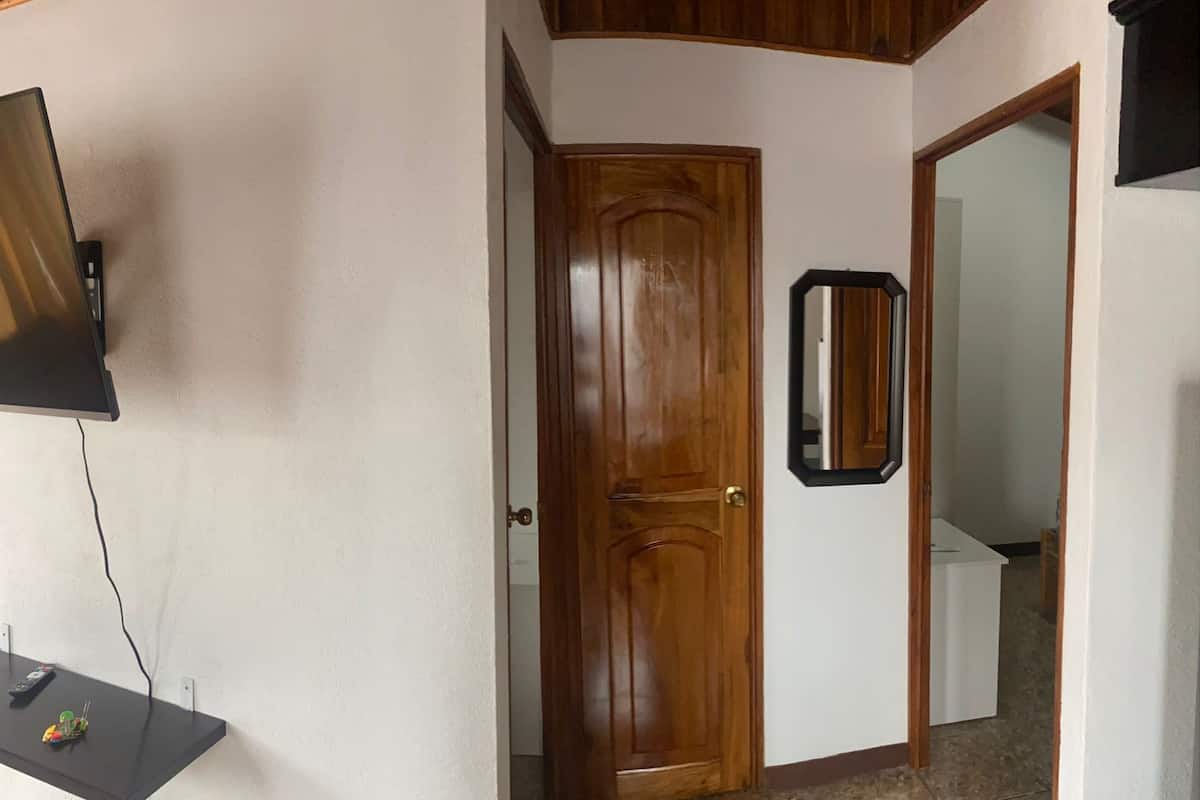 Apartamento básico, 2 habitaciones | 2 dormitorios, sábanas de algodón egipcio, ropa de cama de alta calidad