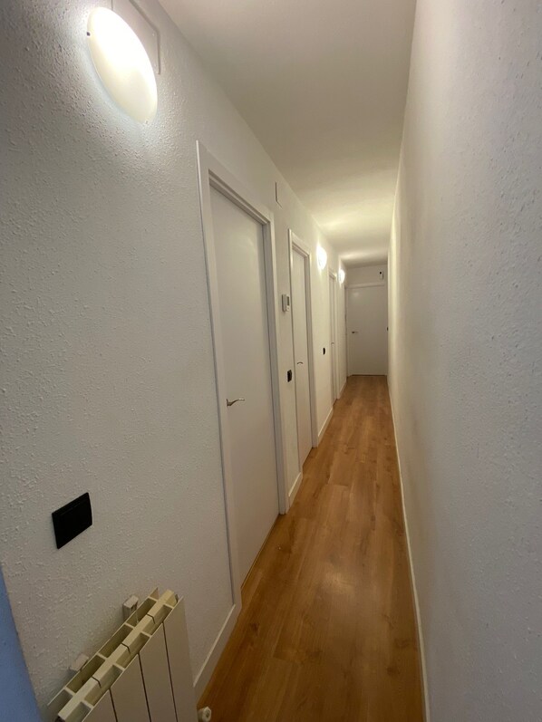 32-inch Smart TV with digital channels - ROOM GRASS (Madrid)