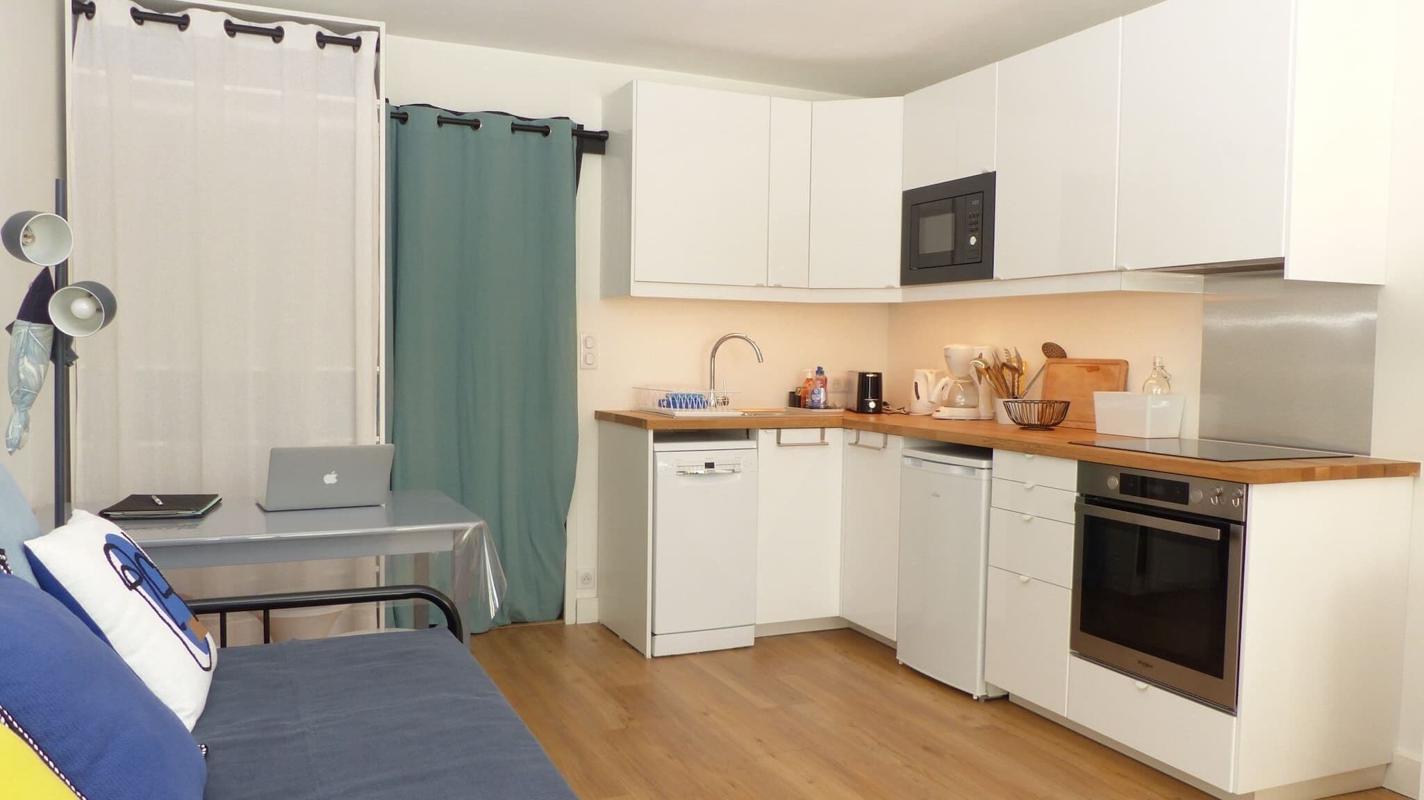 Réfrigérateur, micro-ondes, four, lave-vaisselle