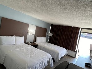 Standard Studio, 2 Double Beds | Hypo-allergenic bedding, blackout drapes, free WiFi - My Home at Columbus (Columbus)