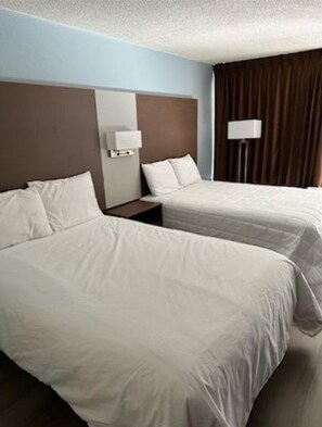 Standard Studio, 2 Double Beds | 1 bedroom, hypo-allergenic bedding, free WiFi
