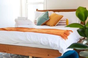 3 Schlafzimmer, Schreibtisch, Bügeleisen/Bügelbrett, WLAN