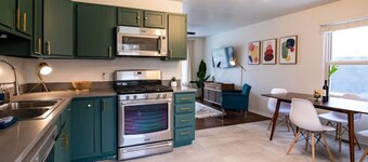 Juniper * Midcentury Modern 4BED Retreat Westfield
