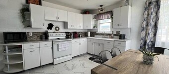 3+Bed Home Close to Downtown