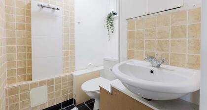 Spacious 3BDR Kennington Home with Private Garden