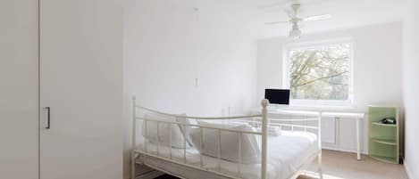 3 Schlafzimmer, Bügeleisen/Bügelbrett, Internetzugang, Bettwäsche