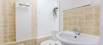 Kennington Gem: 3BR Home & Private Garden