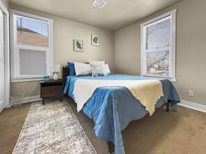 5 habitaciones, escritorio, tabla de planchar con plancha y wifi gratis 