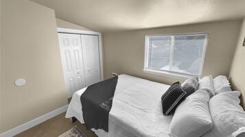 5 habitaciones, escritorio, tabla de planchar con plancha y wifi gratis