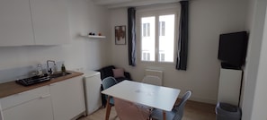 Dining - Appt #4 Cosy Plein Centre de Conches (Conches-en-Ouche)