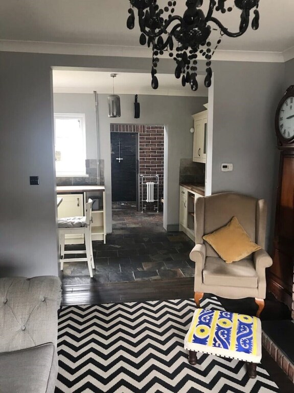 Charming 3 Bedroom House With A Warmth Character - Wales