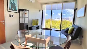 家庭公寓 | 飯廳