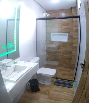 Pyyhkeet, saippua, vessapaperi