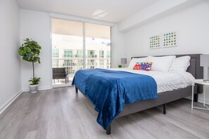 1 bedroom, iron/ironing board, free WiFi, bed sheets - Waterfront Luxury 1BR Oasis with Private Balcony (Miami)