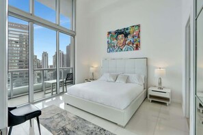 2 bedrooms, iron/ironing board, travel cot, free WiFi - 28th Floor Icon Brickell Oasis with City Views (Miami)