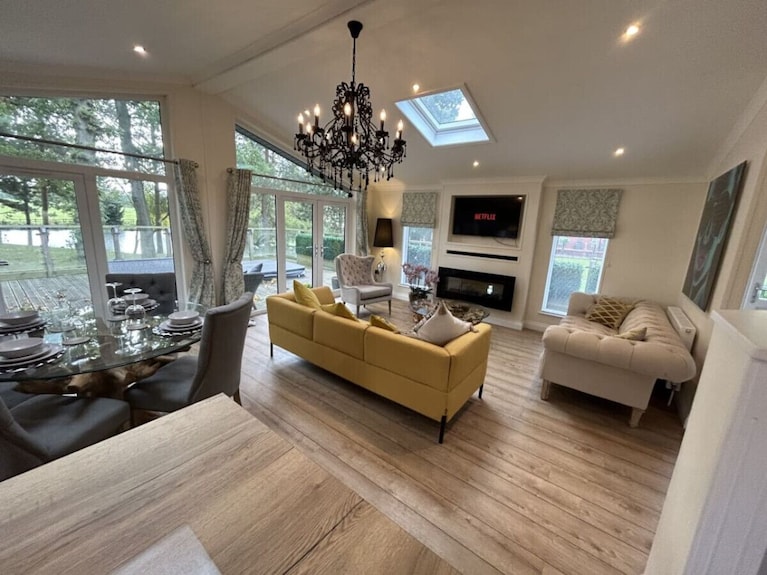 Relaxing Woodland Retreat - Rudyard Lake