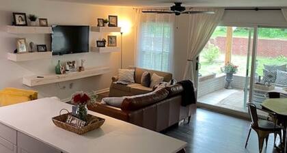 Family Friendly Derby City Getaway - minutes from track and festival grounds