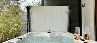 SPA Whirlpool Ferienwohnung mit Aachblick im Pfahlbaudorf Uhldingen am Bodensee