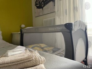 3 Schlafzimmer, Zimmersafe, Bügeleisen/Bügelbrett, Reisekinderbett