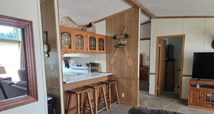 Quiet 3bed 2bath house. Large parking area. Great location. quiet neighborhood