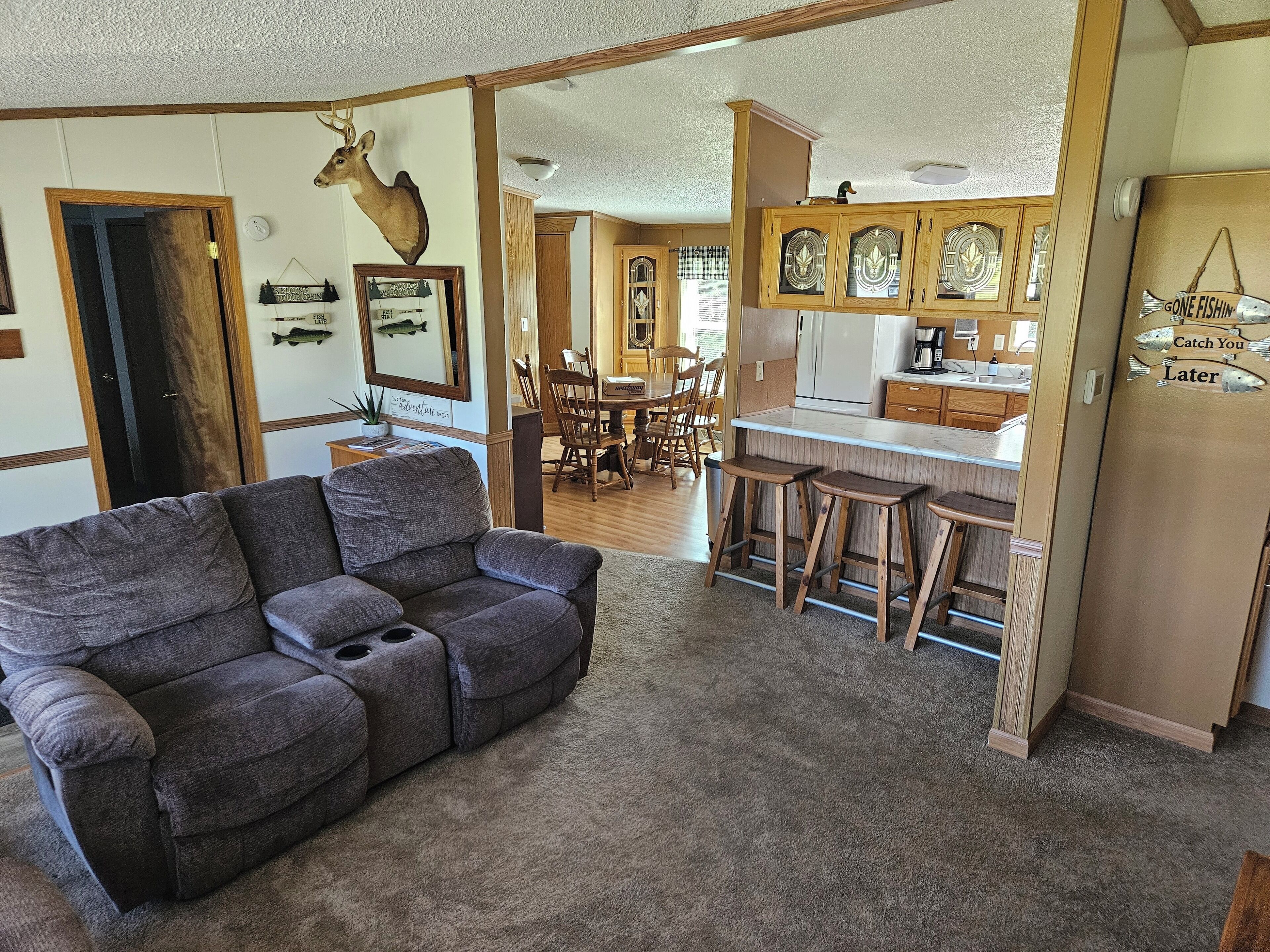 Älytelevisio, videopelejä, DVD-soitin, videokirjasto