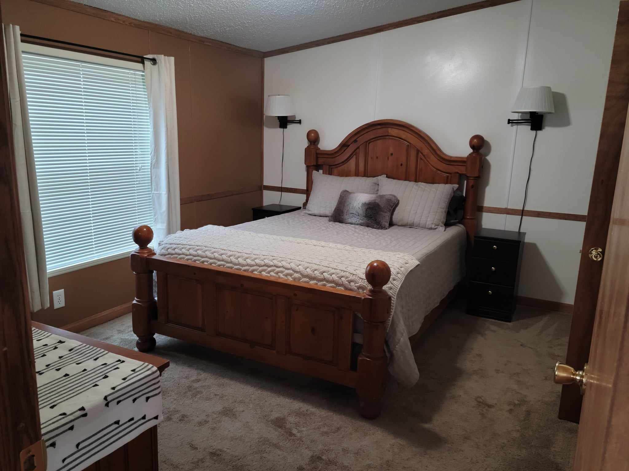 3 bedrooms, iron/ironing board, free WiFi, bed sheets