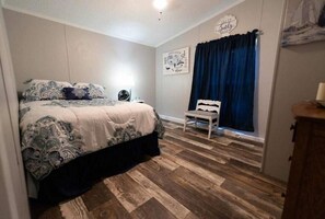 3 chambres, fer et planche à repasser, Wi-Fi, draps fournis
