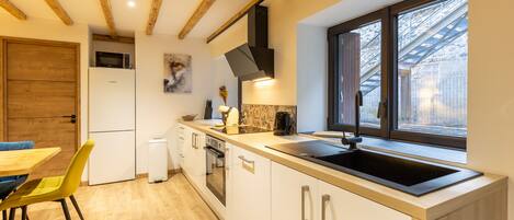 Fridge, microwave, oven, dishwasher