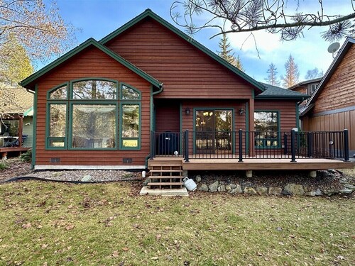Meadow Lake Holiday Haven at the Golf Course!