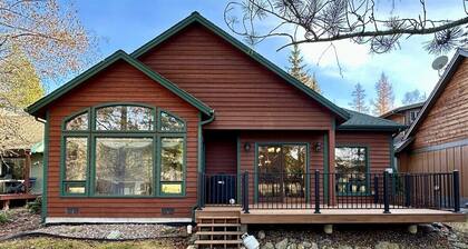 Meadow Lake Holiday Haven at the Golf Course!