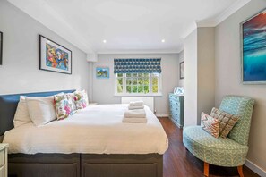 4 quartos, ferros/tábuas de passar roupa, Wi-Fi de cortesia