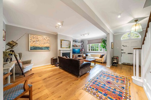 Church Road - Four Bedroom House, Sleeps 8