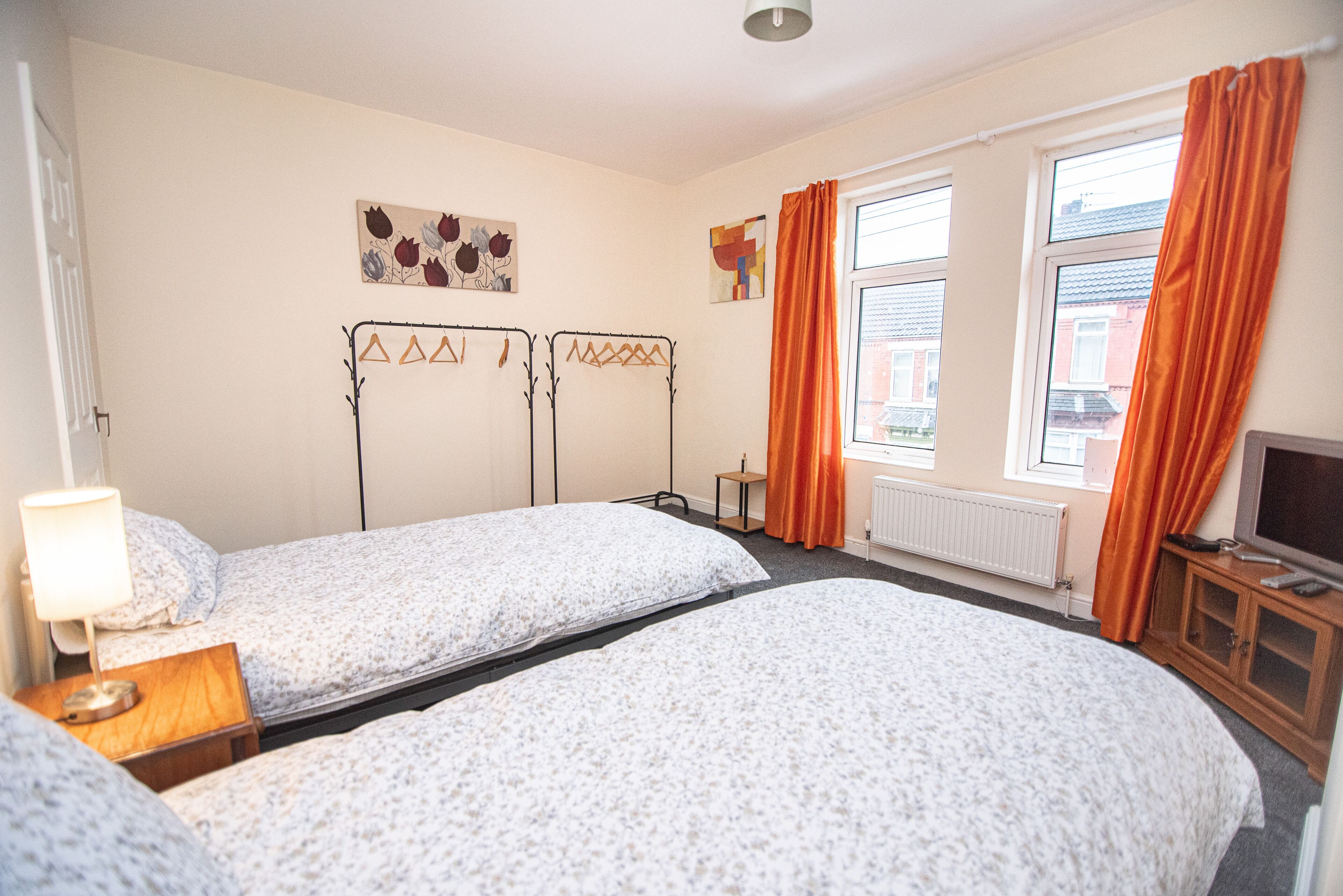 2 bedrooms, desk, iron/ironing board, travel cot