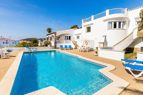 Sea View Villa, with AC, close to the beach, private pool and free WIFI