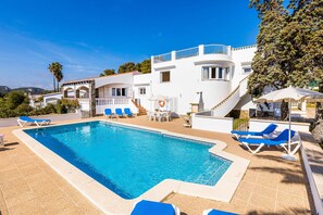 Pool - Sea View Villa, with AC, close to the beach, private pool and free WIFI (Son Bou)