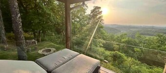 Soaker Tub & Sunset Sugarloaf Retreat