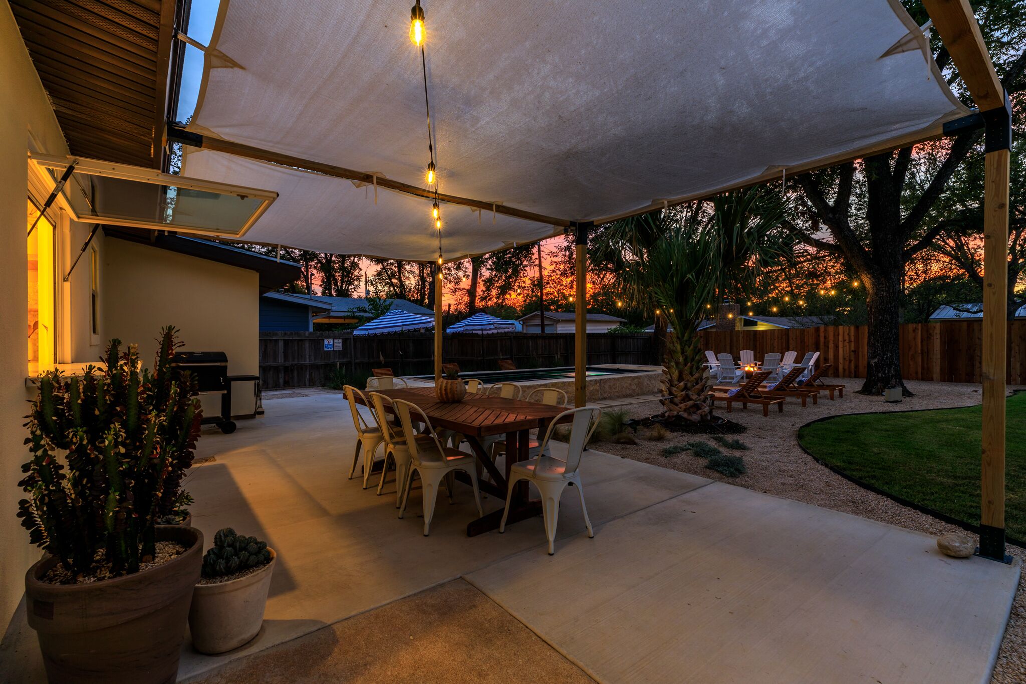 Outdoor dining
