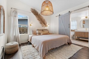 3 عدّة غرف نوم ومكواة/لوح كي وسرير سفر وواي فاي مجانًا