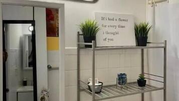 Hårtørrer, håndklæder, Sæbe, Shampoo