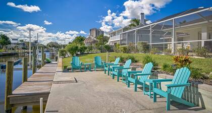 Casa Bonita, "Sun & Fun"-On Canal with Pool
