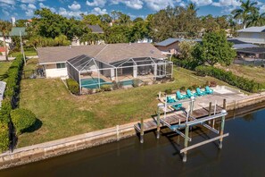 Exterior - Casa Bonita, "Sun & Fun"-On Canal with Pool (Bonita Springs)