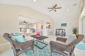 Smart TV, books - Casa Bonita, "Sun & Fun"-On Canal with Pool (Bonita Springs)