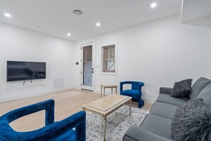 TV - Capitol View1 Townhouse Condo (Washington)