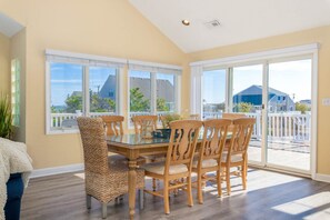Dining - Tern About! Stunning & Spacious Pool, Ocean Views, and Easy Bach Access! (Virginia Beach)